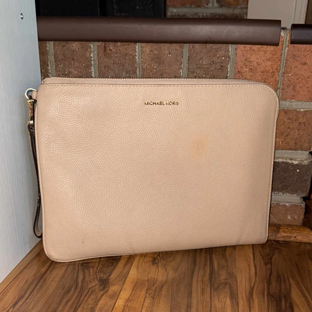 Michael Kors Mercer Large Zip Clutch
